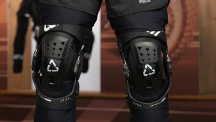 Наколенники Leatt Knee Brace X-Frame Hybrid (Black, M, 2024 (5021200101))